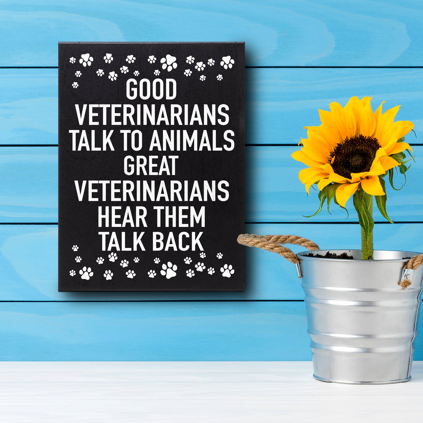JennyGems - Good Veterinarians Talk to Animals, Great Veterinarians Hear Them Talk Back - Veterinarian Decor - Veterinarian Gift - Funny Sayings for Veterinarians - Veterinarian Signs - Vet Plaque